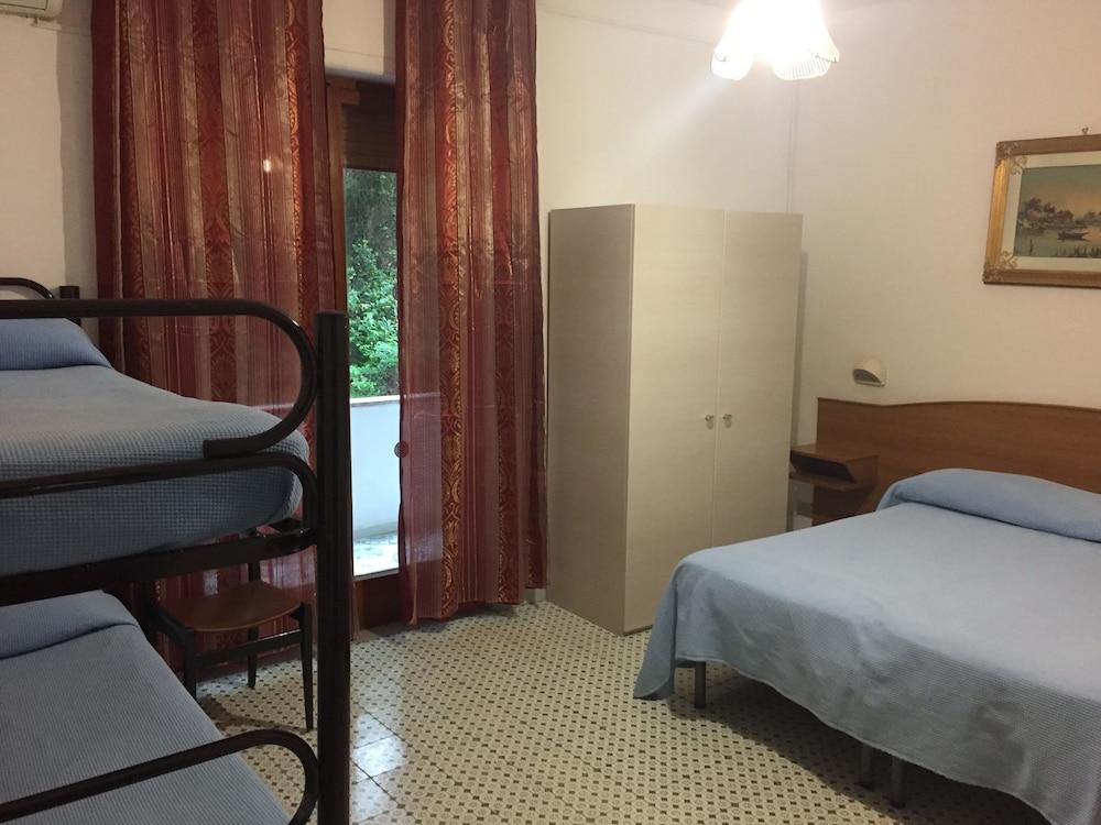 Hotel Cavour Sorrento Kültér fotó