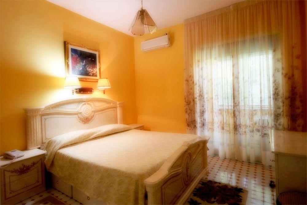 Hotel Cavour Sorrento Kültér fotó